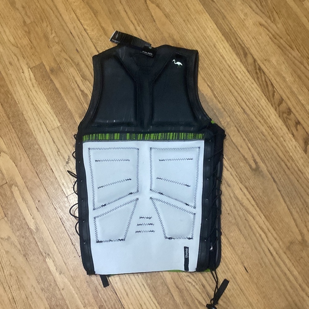 Ten80 three wakeboarding vest. - Picture 4 of 12